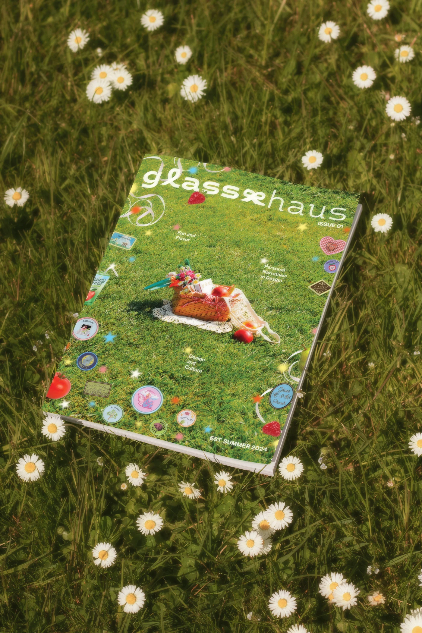 Glasshaus issue 01 lying in the daisies